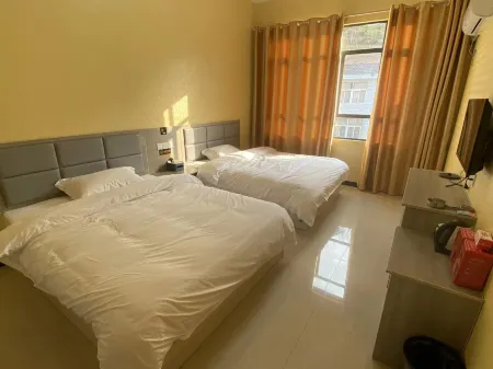 Junyao Hotel Baokang Отели в г. Баокан