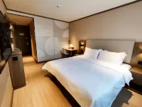HanTing Hotel (Qingdao May Fourth Square Nanjing Road) Hotels in Qingdao