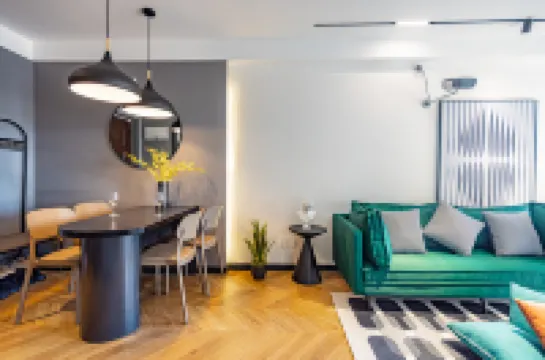 雲端高空江景美宿（重慶解放碑洪崖洞店）