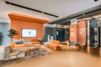 HanTing Hotel (Hanzhong Chenggu County Zhangqian Road) - parking