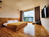 South Hill Bamboo Sea Jiuyue Mountain Lodge (Tianmu Lake Yushui Hot Spring)