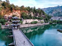 Sun And Moon International  Hotel (Zhenyuan Ancient Town Branch)