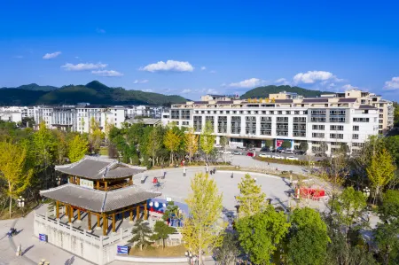 Langfengtang Hotel Отели в г. Ланьчжон