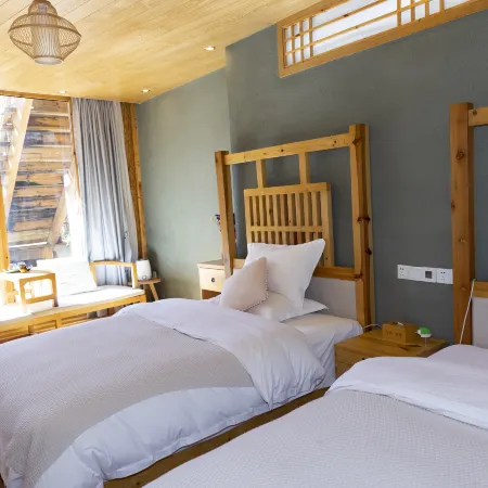 Zen Holiday Inn (Lijiang Ancient City Sifang Street) Отели рядом с достопримечательностью «Павильон Вангу»