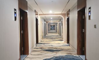 Coast International Hotel (Qingyun Beihai Park)