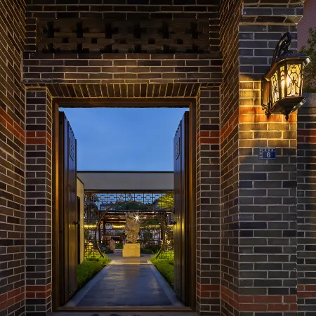 Floral Hotel · Jiashan Xitang Deyitang Hotel