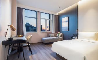 Shenyang Zhongshan Plaza Atour Hotel