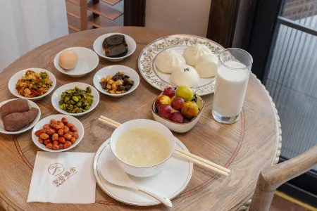 Qushe Homestay (Shanghai International Tourism Resort) Отели рядом с достопримечательностью «Chuansha Ancient Town»