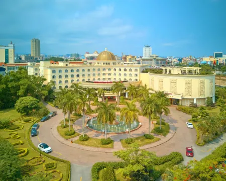 Li Lai International Hotel Hotels in Mong Cai
