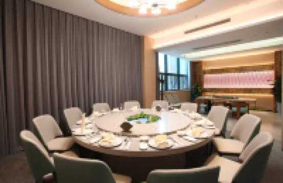 Xinyang Maojian Hotel
