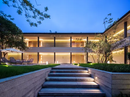 GUILI HOTEL(Zhangba Gui Yuan Lin Park Store) Отели рядом с достопримечательностью «Zhangba Guiyuan Forest»