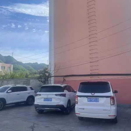 xinglongxianyatianxiaoyuanminsu