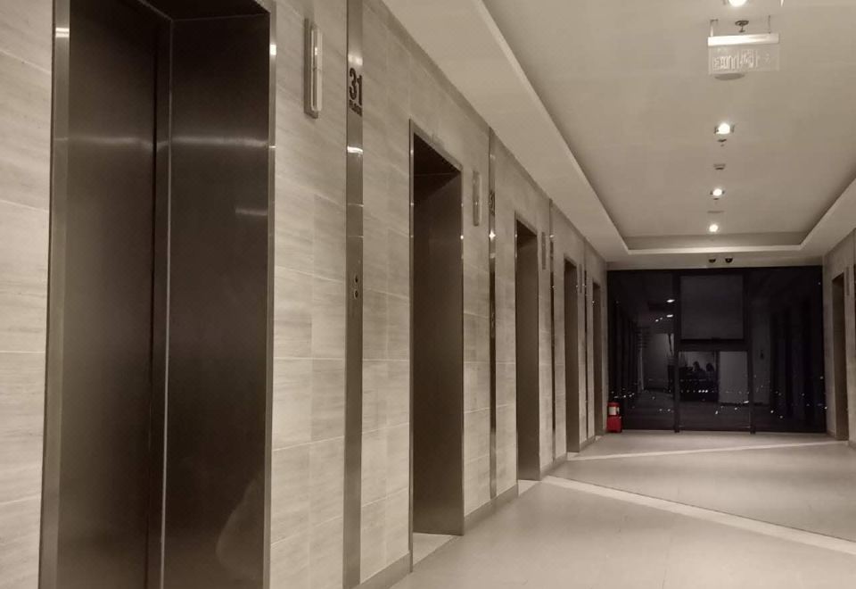 Golden Bridge Business Hotel