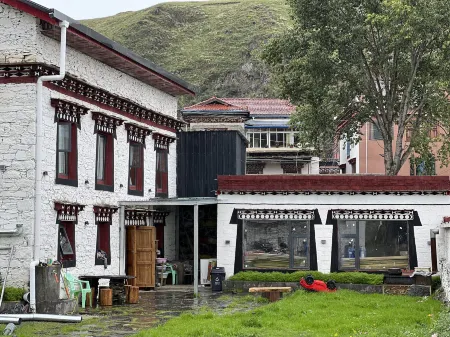 Kangding Yangcang Starry Sky Homestay (Tagongzhen Branch)