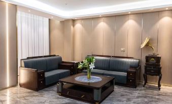 Golden Sunshine Business Hotel