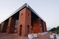 Daizaishanjian Homestay (Anaya Jinshanling) Hotel di Luanping