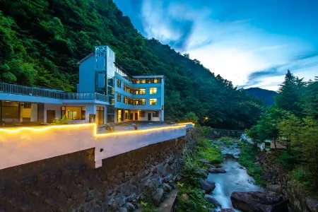 Yunxia Villa Canyon Resort Homestay Отели рядом с достопримечательностью «Donglingcun»