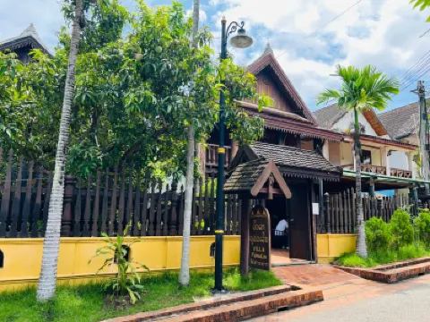 Pumalin Villa Hoteles cerca de Wat Mai