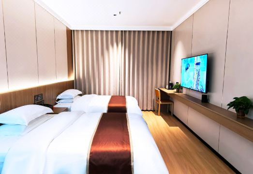 Kaixuan Business Hotel (Dalat Banner North Country Shopping Center Branch) Hotel Overview
