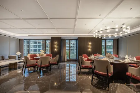 Mövenpick by Accor Kuanzhai Alley Chengdu Отели рядом с достопримечательностью «Сычуаньский Университет педагогического Экспериментального Иностранного Языка (Западный Ка»