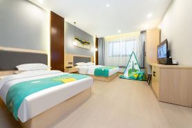 Snow Mountain. Vista  Hotel