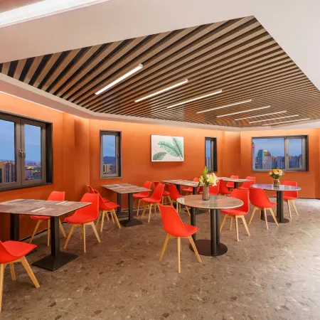 Urumqi Baiyun Tianchen Hotel