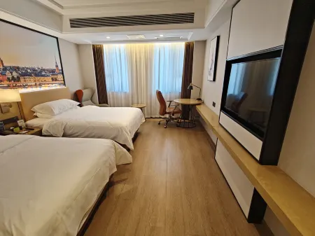 Vienna Hotel (Guangzhou Jingxi Nanfang Hospital Tonghe Subway Station)