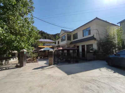 Haitaoxuan Farm Stay Hotels near Immortal Cliff