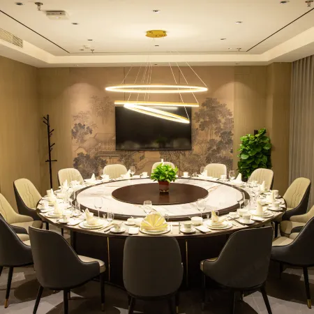 Zhengzhou Xinzheng International Airport Talent Hotel
