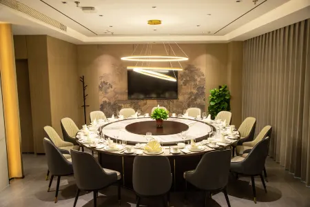 Zhengzhou Xinzheng International Airport Talent Hotel