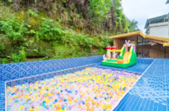 Liangqi Retreat | Light Luxury (Leshan Giant Buddha)