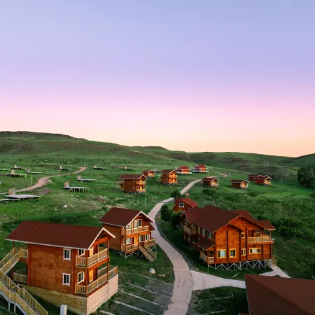 Modenge | Volcano Grassland · Hillside Scenic View | Modern Go Luxury Wilderness Hotel