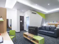 Zest Sukajadi Bandung by Swiss-Belhotel International Hotel dekat (pusat perbelanjaan) Paris van Java