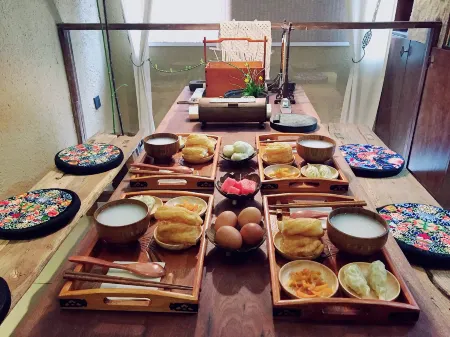 YiJiaYuanZi Отели рядом с достопримечательностью «Sanjiacun Reservoir»