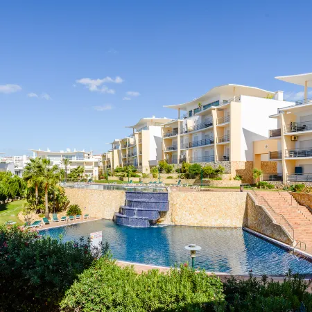 BnB Homes Ocean View Apartment with Panoramic Terrace, 2 Swimming Pools & Tennis Court