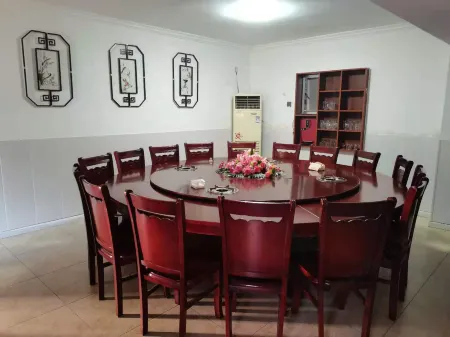 Xiyue Meet Hotel (Dangyang Bus Station)