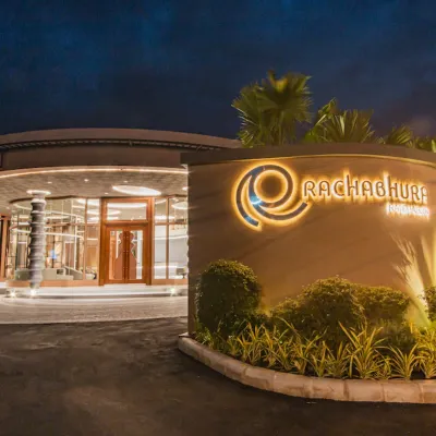 Rachabhura Hotel Hotels near Clock Tower