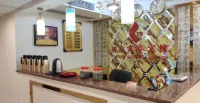 Quxian Tengda Business Hotel