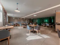 Homeinn · neo (Zhenjiang Railway Station Zhongshan Bridge RT-Mart) Hotel di Zhenjiang