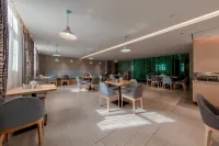 Homeinn · neo (Zhenjiang Railway Station Zhongshan Bridge RT-Mart)