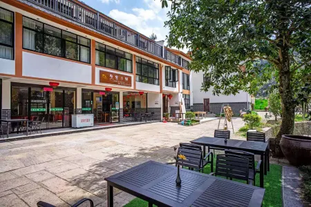 ZHANGJIAXIAOPU Отели рядом с достопримечательностью «Zhaomingyuan Scenic Area»