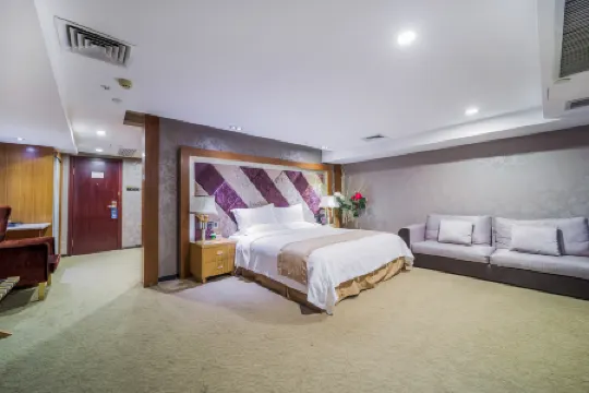 Louis Hotel(Zhongshan Block East Lihe Square Branch)