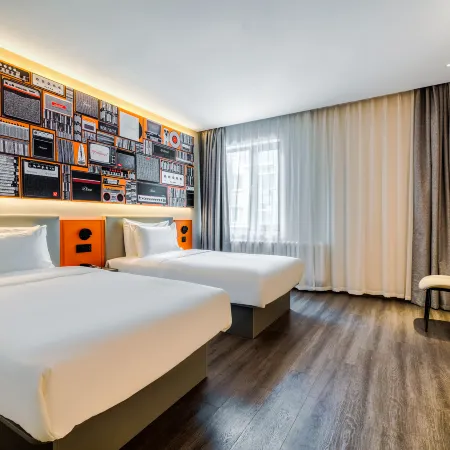Ibis Hotel (Harbin Central Street Airport Bus Station Hotel)