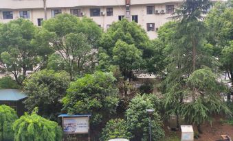 Buerman Hotel (Jinhua High-speed Railway Station)