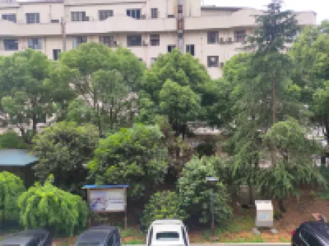 Buerman Hotel (Jinhua High-speed Railway Station)