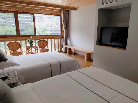 Chishuimu Elegant Restaurant Diaojiaolou Inn Отели рядом с достопримечательностью «Chishui Danxia Tourist Area Buddha Light Rock»