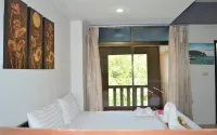 B Square Hotel