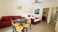 Alex Beach Cabins and Tourist Park