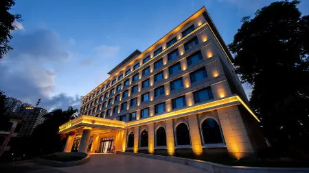 Hai Bin Hotel Отели рядом со станцией Zhanjiang Railway Station
