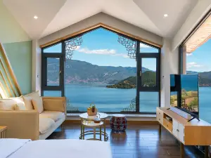 Lugu Lake Qingchen Yipin 180° Lake View Hotel